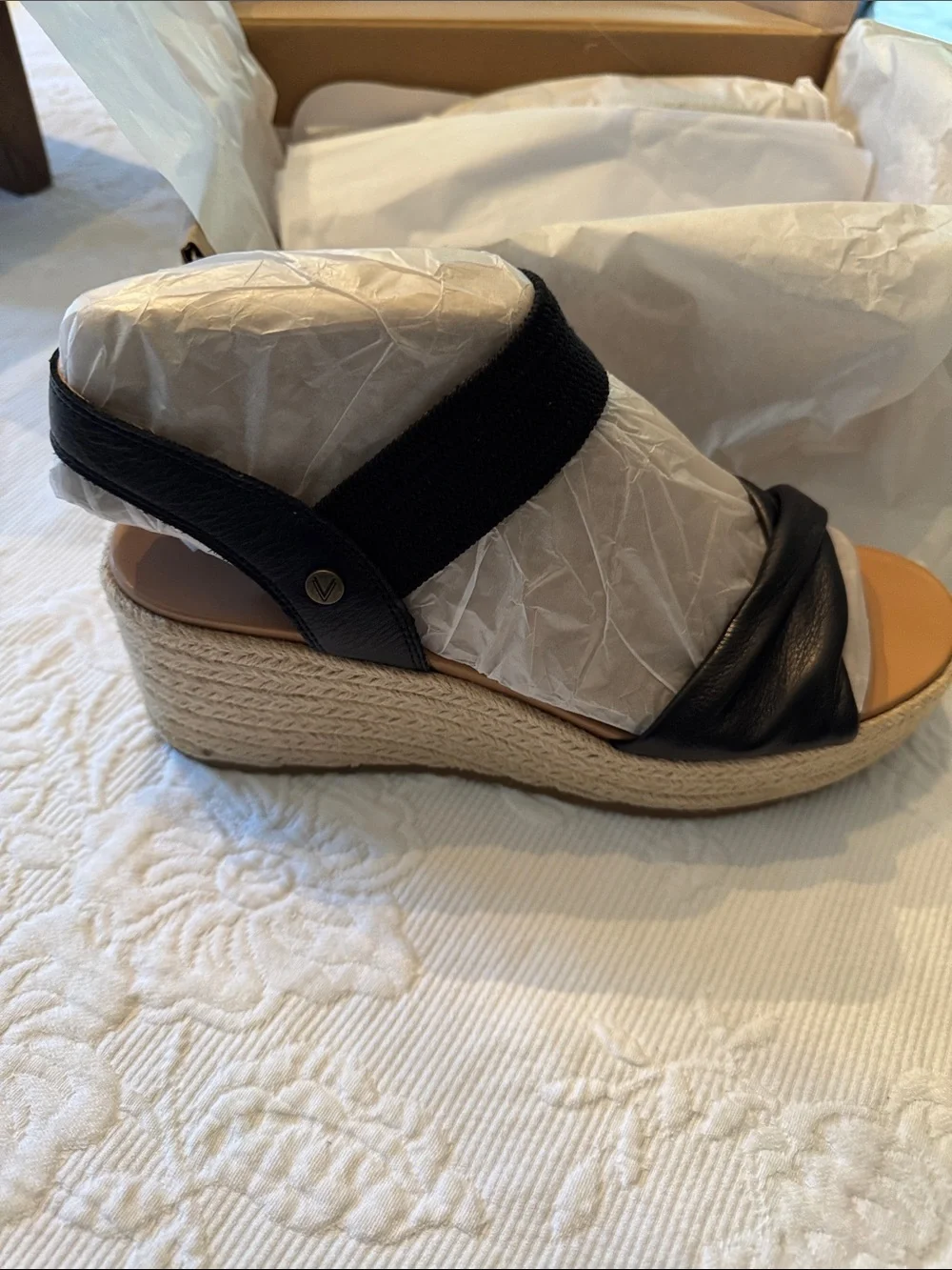 Vionic Darla Black Leather Espadrille Wedge Sandals NIB